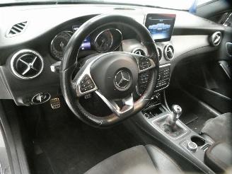 Mercedes Cla-klasse 2.2D 200 CDI/ 200 picture 17