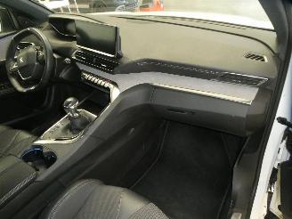 Peugeot 5008 II GT picture 12