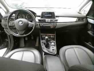 BMW 2-serie 216D picture 17