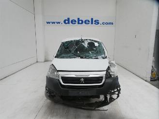 skadebil auto Peugeot Partner 1.6D PREMIUM 2015/12