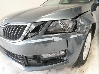 Skoda Octavia AMBITION picture 4