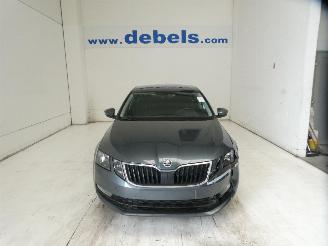 damaged passenger cars Skoda Octavia AMBITION 2018/7