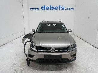 uszkodzony samochody osobowe Volkswagen Tiguan COMFORTLINE 2017/6