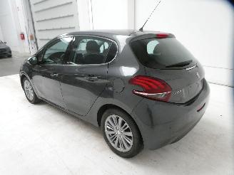 Peugeot 208 ALLURE picture 6