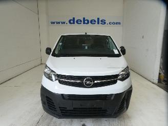 krockskadad bil auto Opel Vivaro 1.5 TURBO COMFORT L3 2022/9