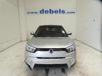 krockskadad bil auto Ssang yong Tivoli /XLV 2016/5