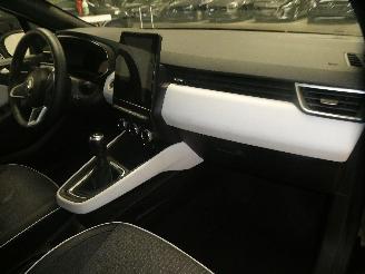 Renault Clio V TECHNO picture 9