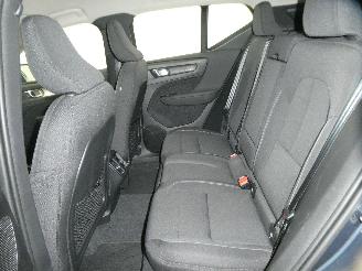 Volvo XC40 MOMENTUM picture 21
