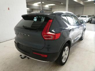 Volvo XC40 MOMENTUM picture 6