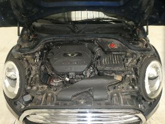 Mini Cooper 1.5D  D picture 21