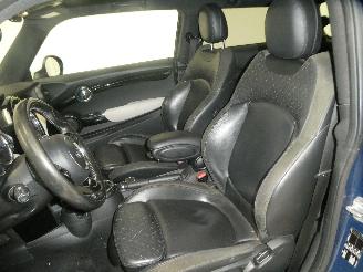 Mini Cooper 1.5D  D picture 17