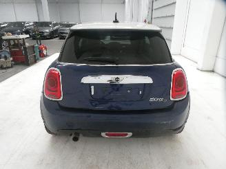 Mini Cooper 1.5D  D picture 6