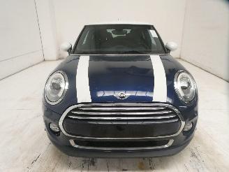 Mini Cooper 1.5D  D picture 2