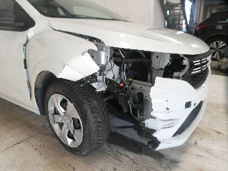 Dacia Sandero III ESSENTIA picture 11