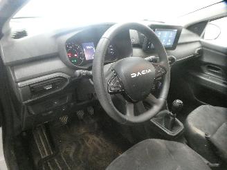 Dacia Sandero III ESSENTIA picture 17