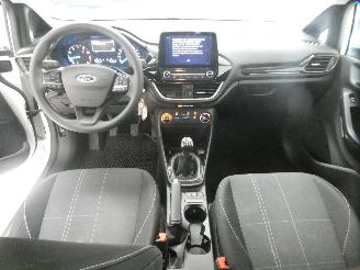 Ford Fiesta  picture 15