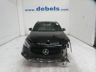 uszkodzony samochody osobowe Mercedes GLA  2022/10