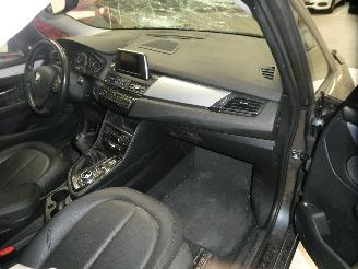 BMW 2-serie 216D picture 15