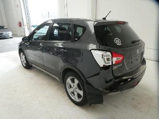 Suzuki SX4 S-CROSS picture 4