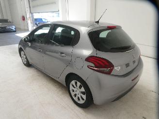 Peugeot 208 LIKE picture 7