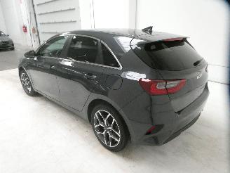 Kia Cee d PULSE 1.6 CRDI ISG picture 5