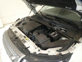 Land Rover Range Rover Evoque 2.0D picture 28