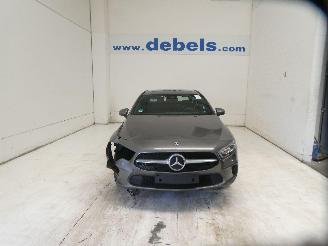 skadebil auto Mercedes A-klasse 2.0 A 180 D BUSINESS 2021/11