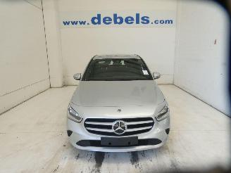 skadebil auto Mercedes B-klasse 180 D 2020/4