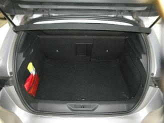 Peugeot 308 III ALLURE picture 21