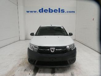 krockskadad bil auto Dacia Logan  2019/3