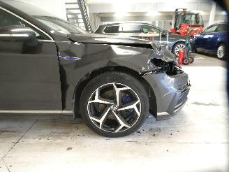 Volkswagen Passat GTE picture 13