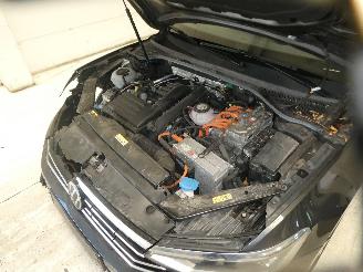 Volkswagen Passat GTE picture 30