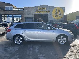 Vaurioauto  passenger cars Opel Astra 1.3 DTI CLUTCH OUT 2011/7