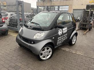 krockskadad bil auto Smart Cabrio PROBLEM ENGINE 2004/2