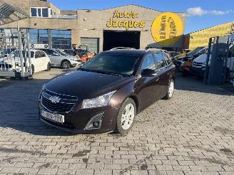 damaged passenger cars Chevrolet Cruze WAGON 1.7TD LT+ 2014/1