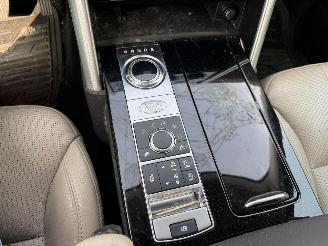 Land Rover Discovery 3.0D HSE picture 20