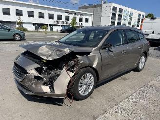 Ford Focus 1.0 TITANIUM picture 4