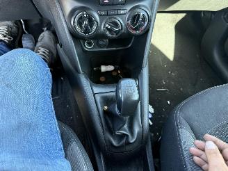 Peugeot 208  picture 22