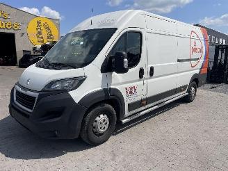 krockskadad bil bedrijf Peugeot Boxer PROBLEM ENGINE 2020/2