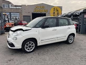 krockskadad bil auto Fiat 500L LOUNGE 2018/3