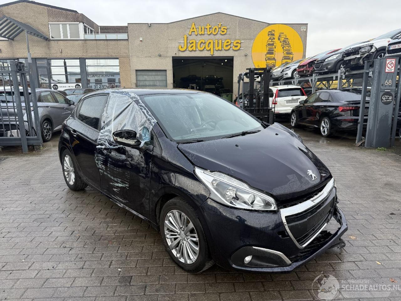 Peugeot 208 1.2I