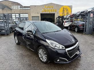 skadebil auto Peugeot 208 1.2I 2018/2
