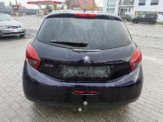 Peugeot 208 1.2I picture 11