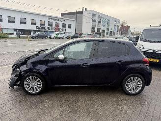 Peugeot 208 1.2I picture 3