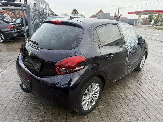 Peugeot 208 1.2I picture 12