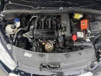 Peugeot 208 1.2I picture 14