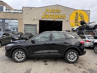 Vaurioauto  passenger cars Ford Kuga TITANIUM HYBRIDE 2022/1