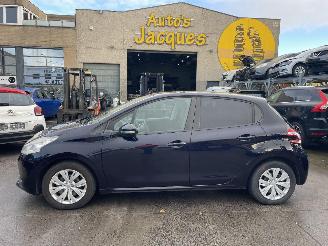 krockskadad bil auto Peugeot 208 1.2I 2014/1