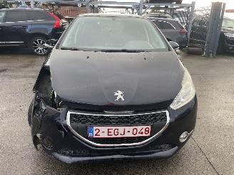 Peugeot 208 1.2I picture 3
