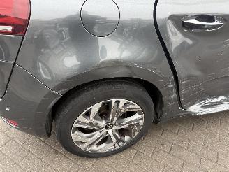 Citroën C4-picasso 1.6 HDI AUTOMATIC picture 13